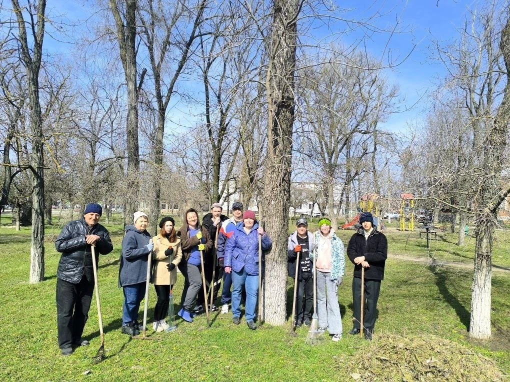 В рамках двухмесячника по благоустройству жители нашего округа активно поучаствовали в субботнике, стремясь привести в порядок территории населённых пунктов