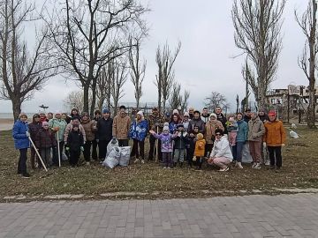 Единороссы и жители – за чистый и благоустроенный пляж