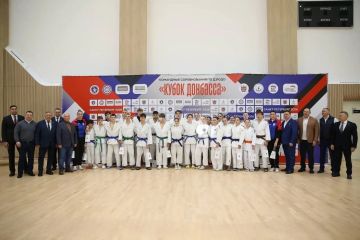 Председатель Народного Совета ДНР Константин Кузьмин, Первый заместитель Председателя НС ДНР Сергей Прокопенко, федерации дзюдо ДНР и Санкт-Петербурга организовали соревнования «Кубок Донбасса»