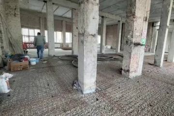 Строители продолжают восстановление Центрального ЗАГСа в Мариуполе