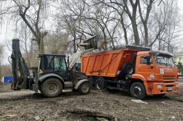 Более 8 тысяч жителей Донецка вышли на уборку города