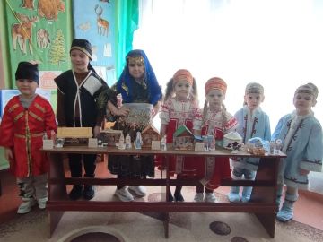 В дошкольном подразделении ГБОУ "Светлодарский УВК" состоялось замечательное тематическое мероприятие "Будем жить в единстве дружном!"