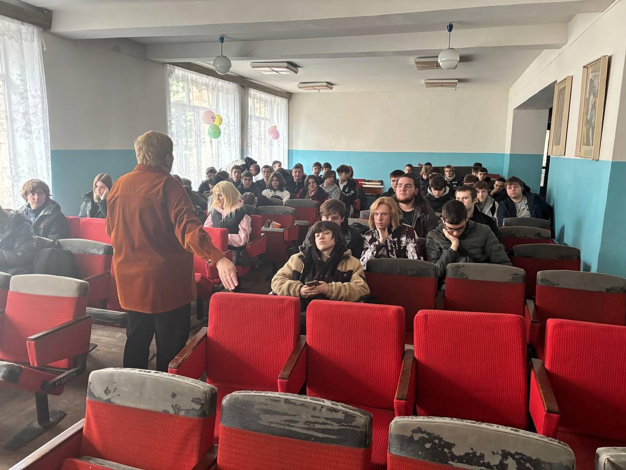 В Харцызске провели профилактическую лекцию