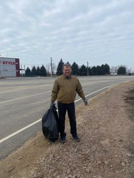 «Чистый округ – это заслуга каждого жителя»: Волновахский муниципальный округ встретил весну первым субботником!