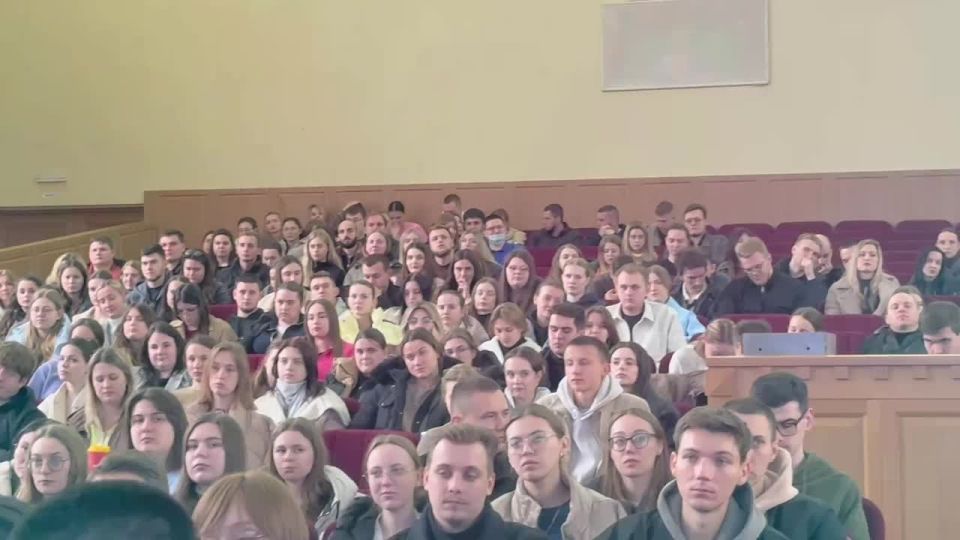 Вместе с ректором ДонГМУ Григорием Игнатенко провели ярмарку вакансий для студентов специалитета