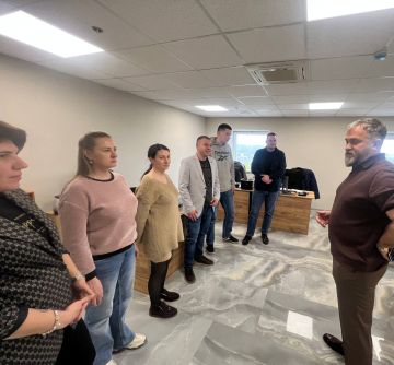 �������, 25 �����, � ������ ��������� ����� ���������� ������ ��������, ������� ����������� ���������� ������ �������� ������� ������ ������� �� ������: �. ��������, ��. 250-����� ��������, 74