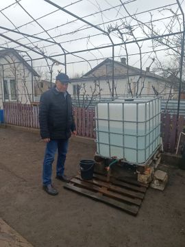 Таймураз Арсоев: Выполняя поручение Главы ДНР Дениса Пушилина выехал в село Равнополь, проконтролировать доставку воды