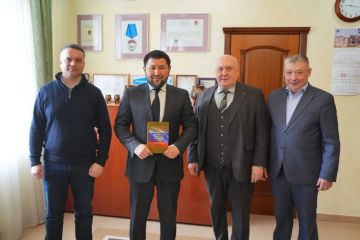 «Проявляют живой интерес»: в Якутске презентовали книгу о воссоединении Донбасса с Россией