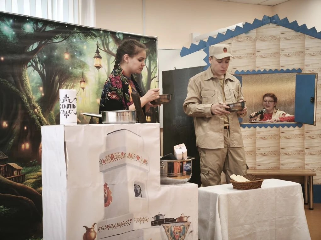 На сцене школы ожили сказки: в единстве культур — сила России