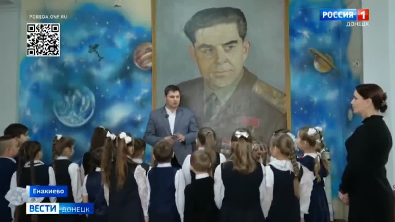 Вадим Топалов: А знали ли вы, что в Енакиево работает секция, где вас научат прыгать с парашютом?