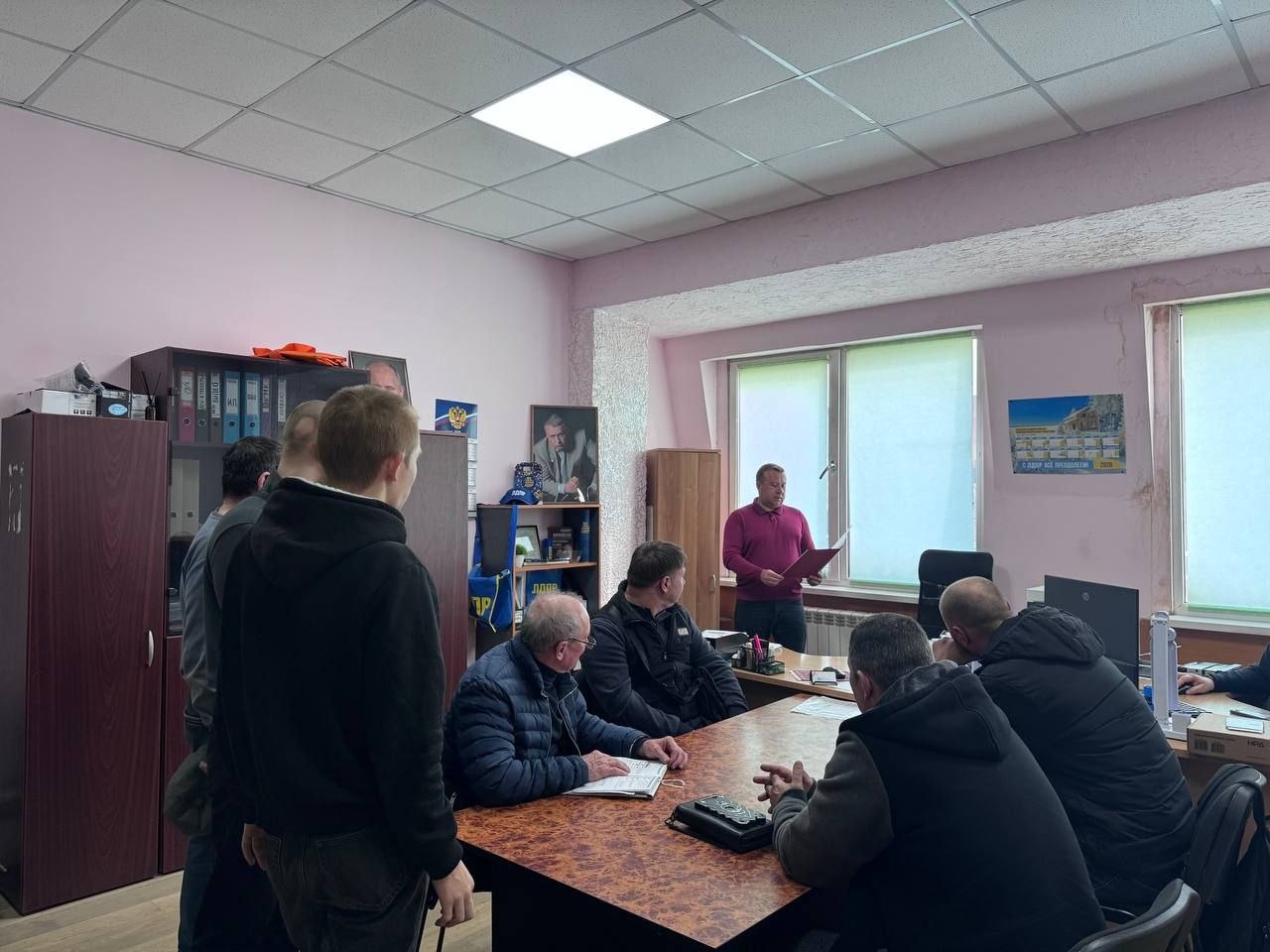 Депутат Торезского городского совета Валентин Спиридонов представил отчет о результатах своей деятельности за 2025 год