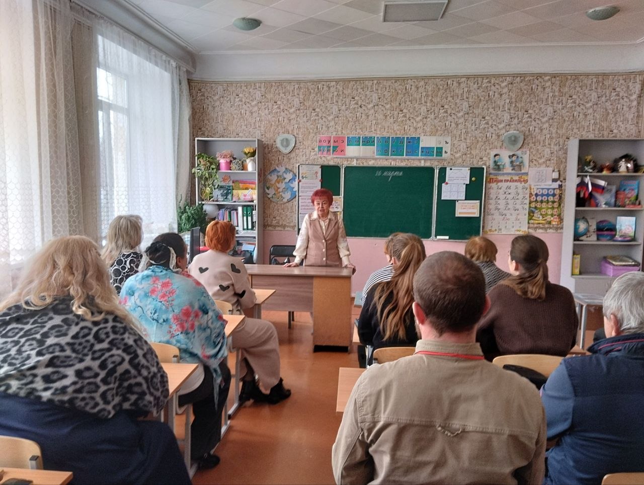 Сегодня, 26 марта 2026 года, в рамках проекта «Управдом», депутат Донецкого городского Совета ДНР Ася Горшкова провела встречу с трудовым коллективом ГБОУ "Школа № 80 г. о. Донецк" по адресу: ул. Дмитрия Донского, 59