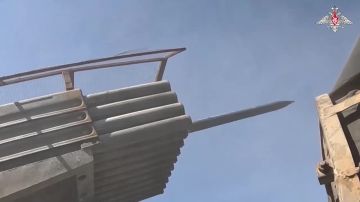 Расчеты РСЗО «Град» 74-й отдельной гвардейской мотострелковой бригады группировки «Центр» сорвали ротацию подразделений ВСУ, уничтожив личный состав, огневые точки и оборудованные позиции боевиков