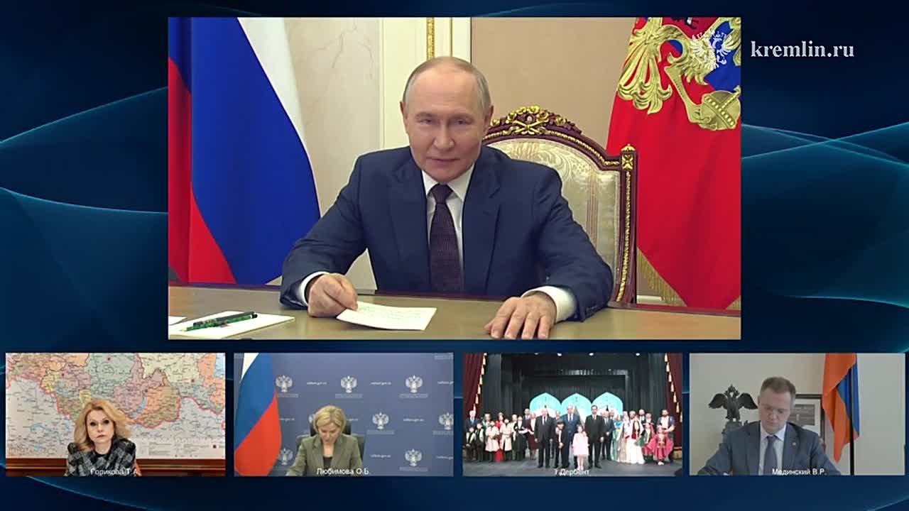 Президент по видеосвязи открывает обновлённый Азербайджанский музыкально-драматический театр в Дербенте