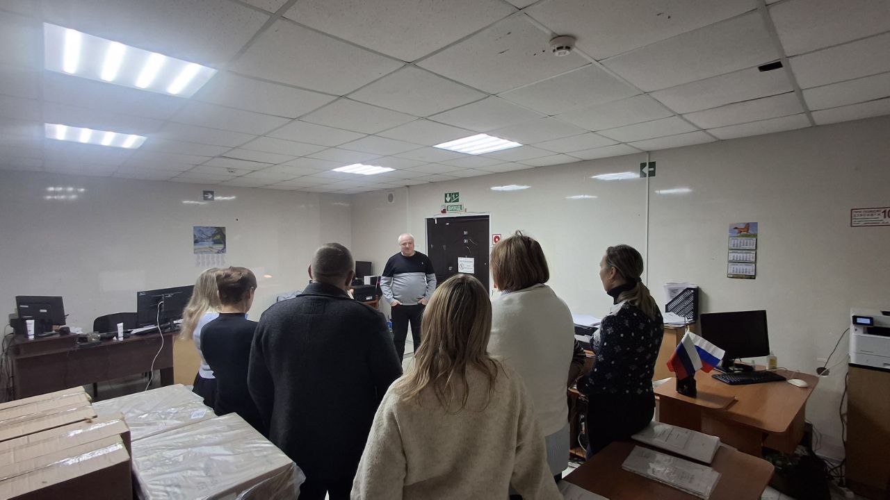 Депутат Тельмановского муниципального совета Юрий Корюк, встретился с работниками МКУ «Жилищно-коммунальное хозяйство и благоустройство» Администрации Тельмановского муниципального округа