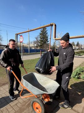 Еще некоторые фото с сегодняшнего субботника