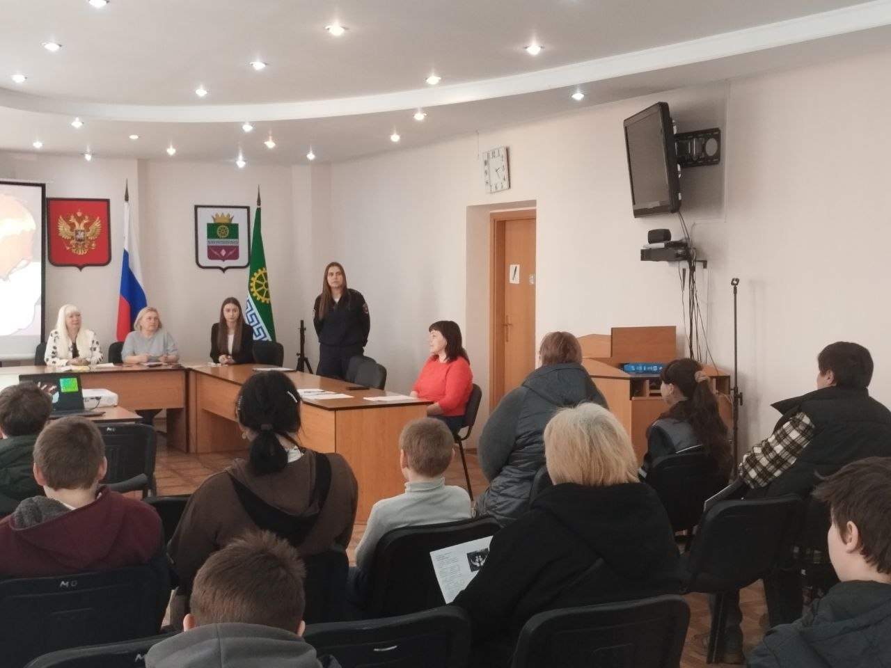 Противодействие экстремизму и насилию среди несовершеннолетних в Старобешевском округе