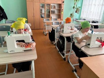 Школы ДНР получают новое предметное оборудование