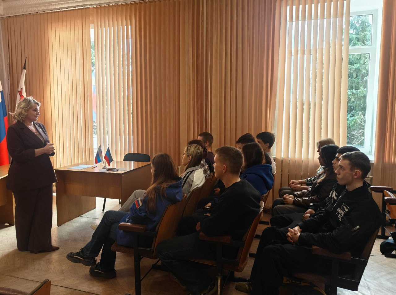 В Снежном обсудили молодежную политику и карьерные возможности