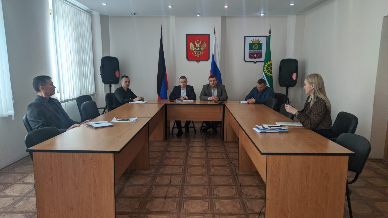 30 марта в Администрации Старобешевского муниципального округа прошло аппаратное совещание с руководителями структурных и территориальных подразделений Администрации округа, учреждений, организаций, предприятий