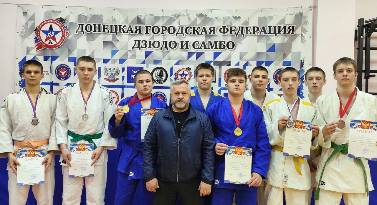 29 марта в г.Донецке прошло открытое Первенство г.Донецка по дзюдо среди юношей и девушек 2010-2012 гг.р.и Чемпионат среди мужчин и женщин