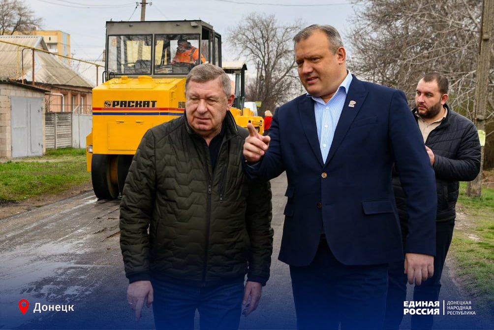 Дорожники продолжают плановые работы в столице ДНР