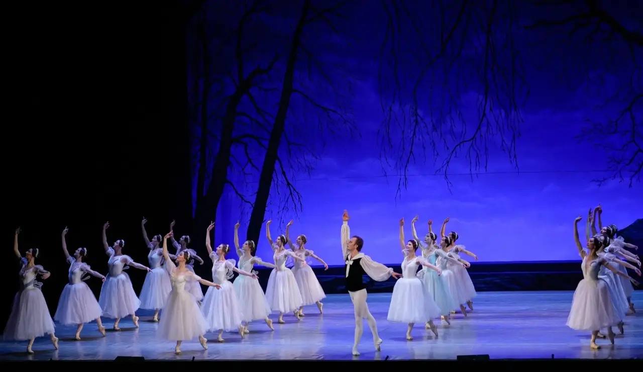 «Ромео и Джульетта», «Сильфиды», «Франческа да Римини»: в Донецке прошла «Ночь театрального искусства» с участием заслуженных артистов ДНР