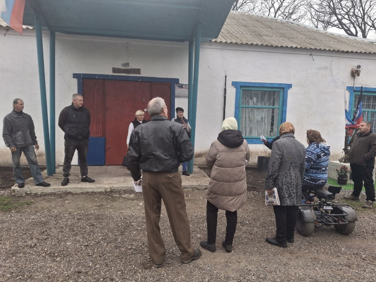 Начальник Коммунаровского территориального отдела Владимир Кистенюк провёл встречу с жителями села Белая Каменка