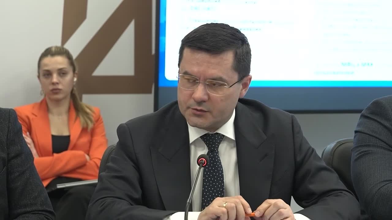 Дмитрий Краснов выступил с докладом на еженедельном оперативном совещании Главы, где представил приоритетные задачи министерства на 2026 год на основе 6 ключевых направлений деятельности: