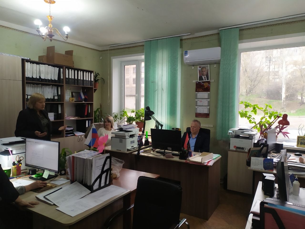 1 апреля управляющий делами администрации городского округа Торез Наталья Бекетова провела встречу с сотрудниками аппарата Торезского городского совета