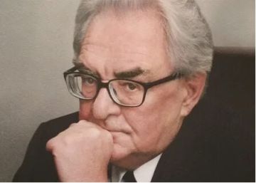 В 1987 году Валентин Иванович Покровский стал президентом Академии медицинских наук СССР (с 1992 г. – Российская академия медицинских наук, РАМН), оставаясь на этом посту до 2006 года