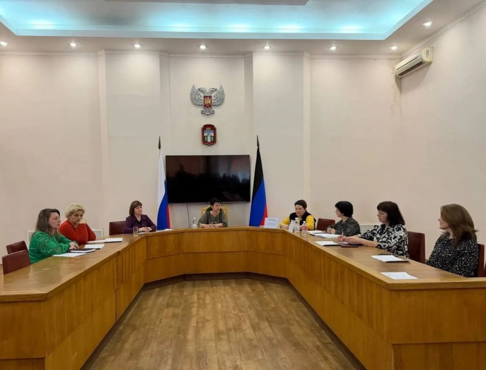 Татьяна Литвиненко провела встречу с жителями Тельмановского муниципального округа