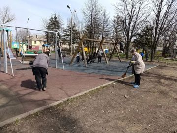 В г.о. Торез состоялся общегородской субботник