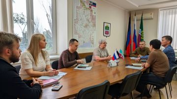 3 апреля врип главы муниципального образования Старобешевский муниципальный округ Алексей Черкашин провел оперативное совещание, на котором обсудили ключевые вопросы округа