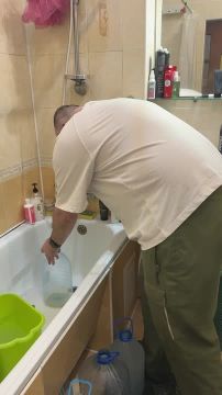 Донецкий стендап-комик Илюхин пообещал набрать воды тем, кто придет на его концерт