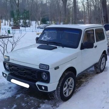 360 �.�. ��3-2121 (4x4), 2010 �.�