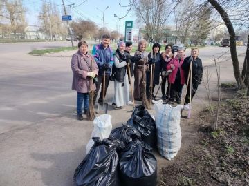 Чистота начинается с нас: Червоногвардейский район присоединился к акции «Зелёный Донбасс»