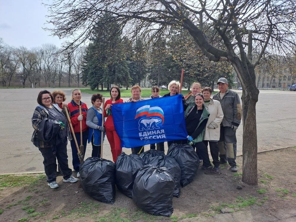 К субботнику присоединились предприятия и учреждения Кировского внутригородского района города Донецк!