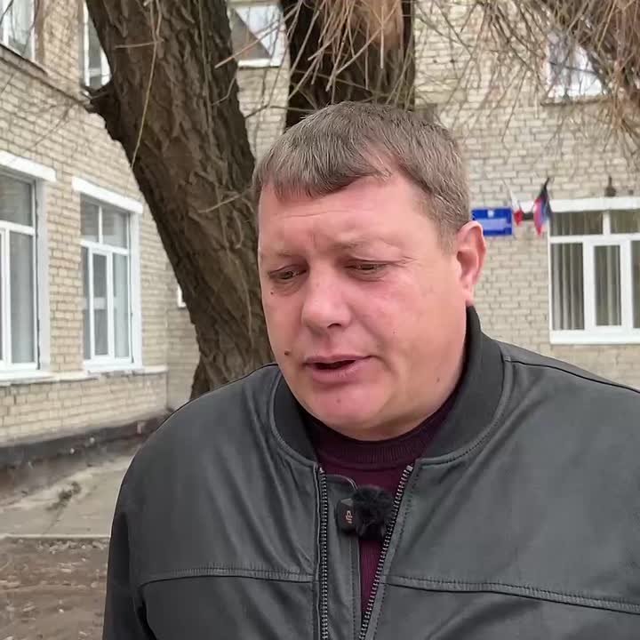 В шахтерской школе-интернате № 15 ведется капитальный ремонт уборных при поддержке сахалинцев