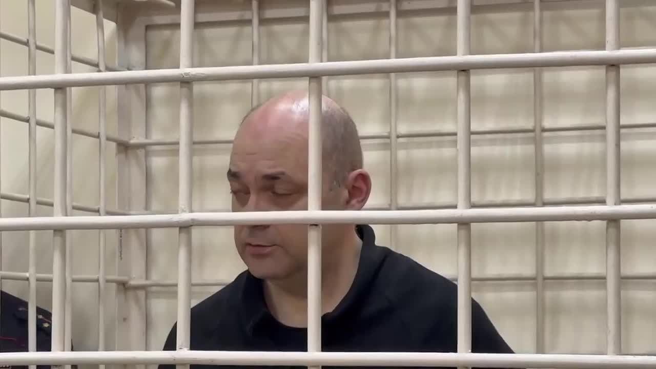 Экс-губернатор Курской области Смирнов получил 14 лет строгого режима и штраф 400 млн рублей