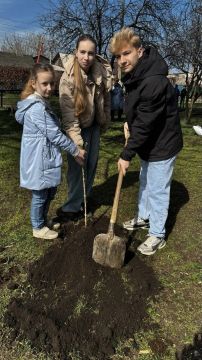 2 ������ � ���� "�� � 11 �.�. ��������" ���������� ������������� ����� "��� ������", ����������� ��������������, ������ � ���� ���