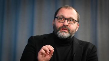 Подразделения ВС РФ закрепились в промзоне Константиновки, сообщил ИС "Вести" советник главы ДНР Игорь Кимаковский