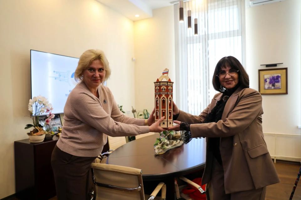 ��������� ���� ��������� � �����-���������� ���������� ������ � ������� ����������� �����������