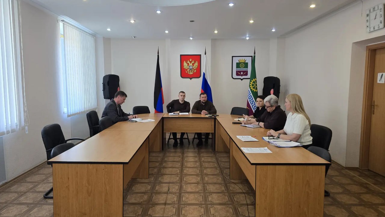 Дмитрий Блинов: Принял участие в аппаратном совещании с руководителями структурных и территориальных подразделений Администрации Старобешевского муниципального округа, учреждений, организаций, предприятий