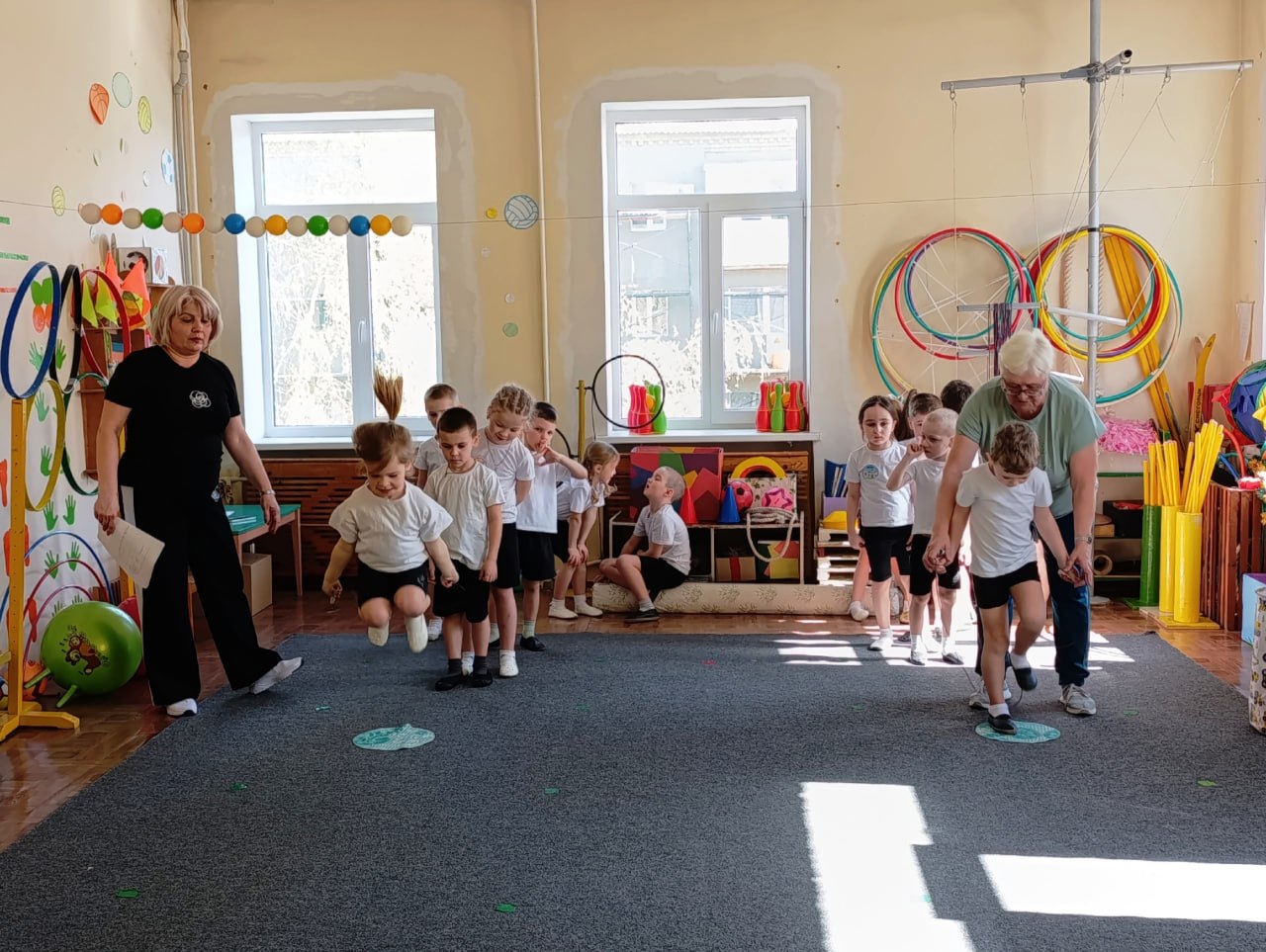 В рамках Всемирного дня здоровья для членов кружка «БиблиоКроха» сотрудники библиотеки-филиала №6 провели урок здоровья «С физкультурой мы дружны – нам болезни не страшны!»