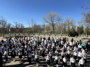 В Амвросиевском детском доме «Росток» состоялось республиканское мероприятие по физической активности, направленное на популяризацию здорового образа жизни среди воспитанников и сотрудников учреждения