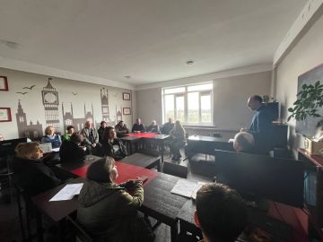 Заместитель главы администрации городского округа Дебальцево Евгений Юрьевич Глебов провел рабочую встречу с трудовым коллективом Государственного бюджетного профессионального образовательного учреждения "Дебальцевский...