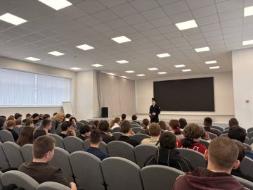 Сотрудники полиции в Мариуполе провели ряд профилактических бесед с подростками