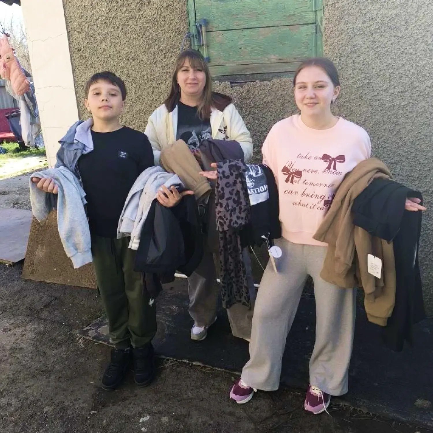 Приуральцы оказали адресную помощь многодетной семье из Златоустовки