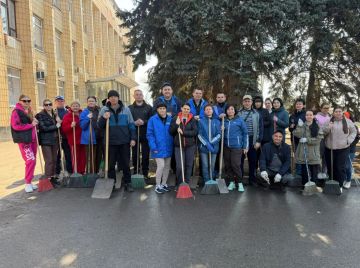 Наталья Великодная: Сегодня в Тельмановском муниципальном округе прошел общереспубликанский субботник, и я с удовольствием приняла в нем участие